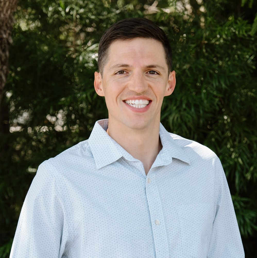 image of the doctor Gabe Casias image of the doctor Gabe Casias